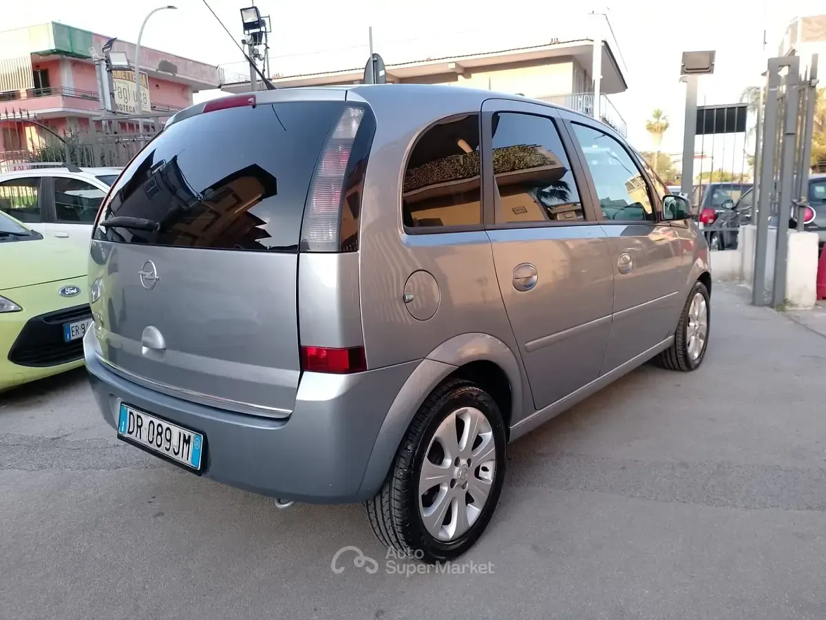 Usata Opel Meriva Cosmo 90 CV (66 kW) 2008 Grigio Monovolume