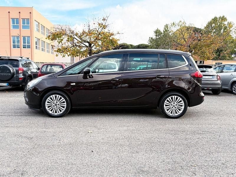 Usata Opel Zafira Tourer Cosmo 140 CV (102 kW) 2016 Bronzo Monovolume