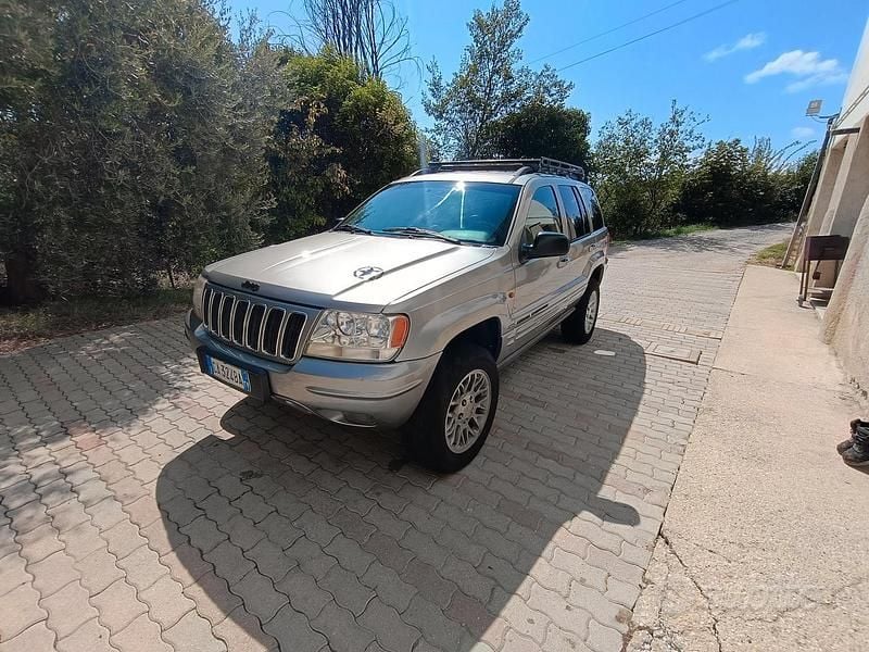 Grigio Usata 2002 Jeep Grand Cherokee SUV | 3000 € - Immagine 1/4