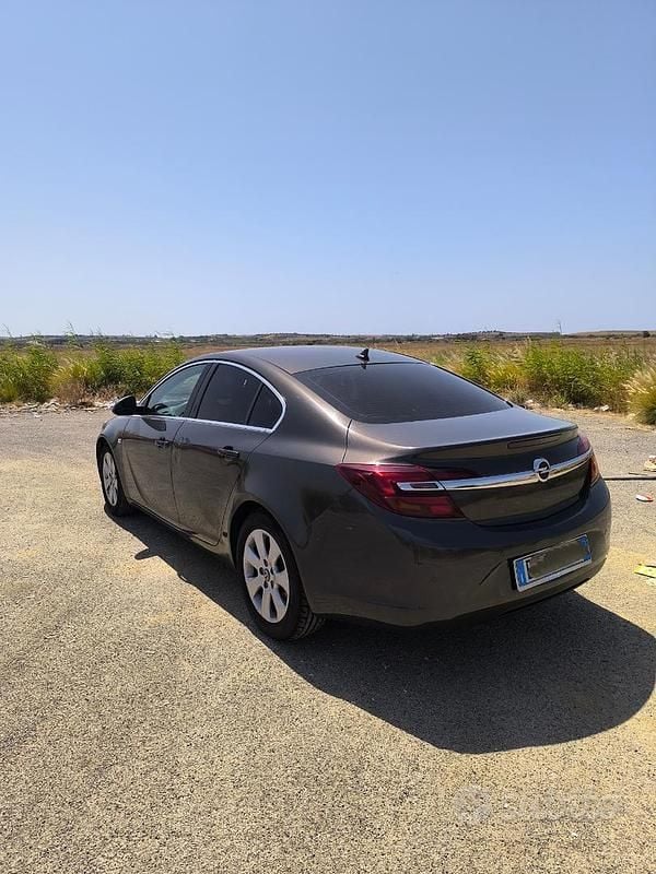 Usata Opel Insignia Cosmo 163 CV (119 kW) 2014 Marrone Berlina