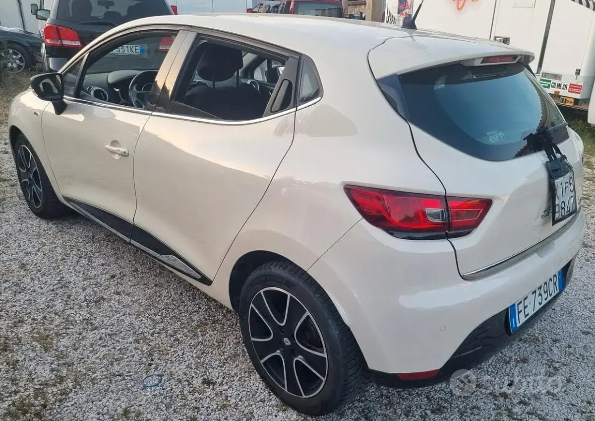Usata Renault Clio IV Intens 75 CV (55 kW) 2016 Beige Berlina