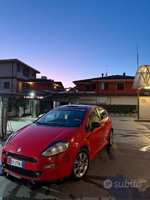 Usata Fiat Punto 75 CV (55 kW) 2013 Rosso Berlina