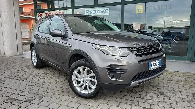 Grigio Usata 2017 Land Rover Discovery Sport Pure SUV | 12.400 € (Ottimo prezzo) - Immagine 1/4
