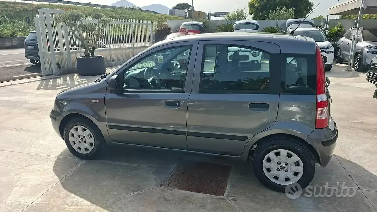 Usata Fiat Panda 69 CV (50 kW) 2011 Grigio Utilitaria