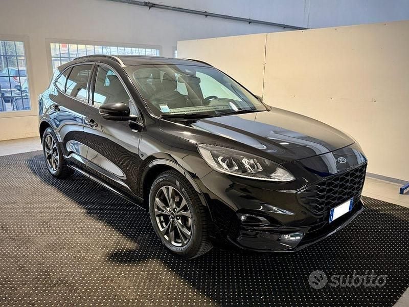 Usata Ford Kuga ST-Line 120 CV (88 kW) 2024 Nero metallizzato SUV
