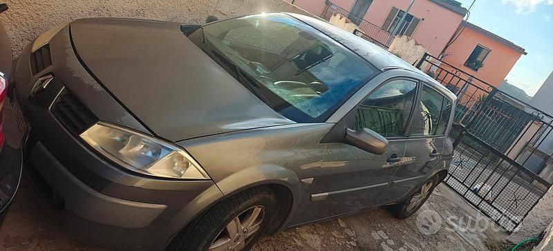 Grigio Usata 2003 Renault Mégane II Due volumi | 1200 € - Immagine 1/4