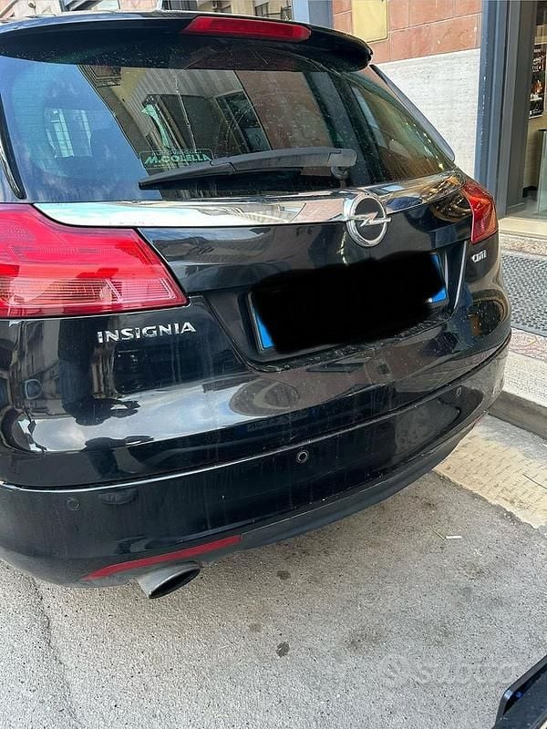 Usata Opel Insignia 160 CV (117 kW) 2009 Nero Station wagon