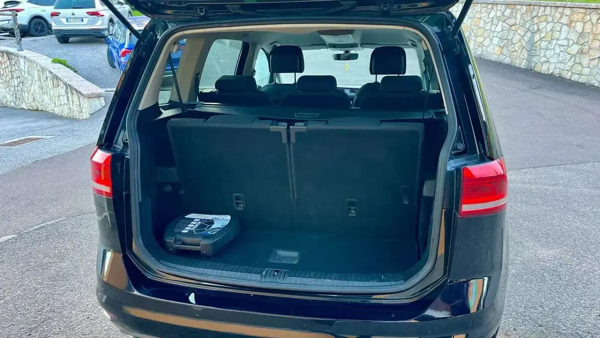 Usata VW Touran 150 CV (110 kW) 2016 Nero Monovolume