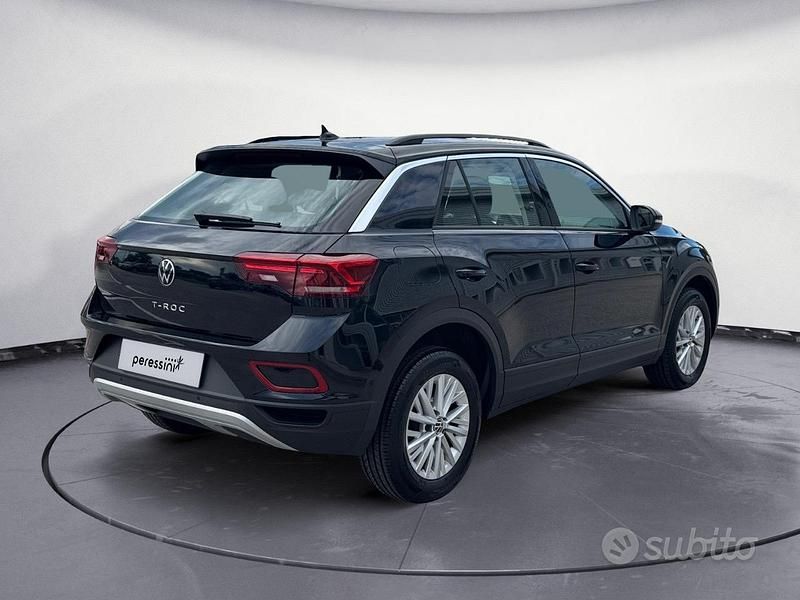 Usata VW T-Roc Life 116 CV (85 kW) 2024 Nero SUV