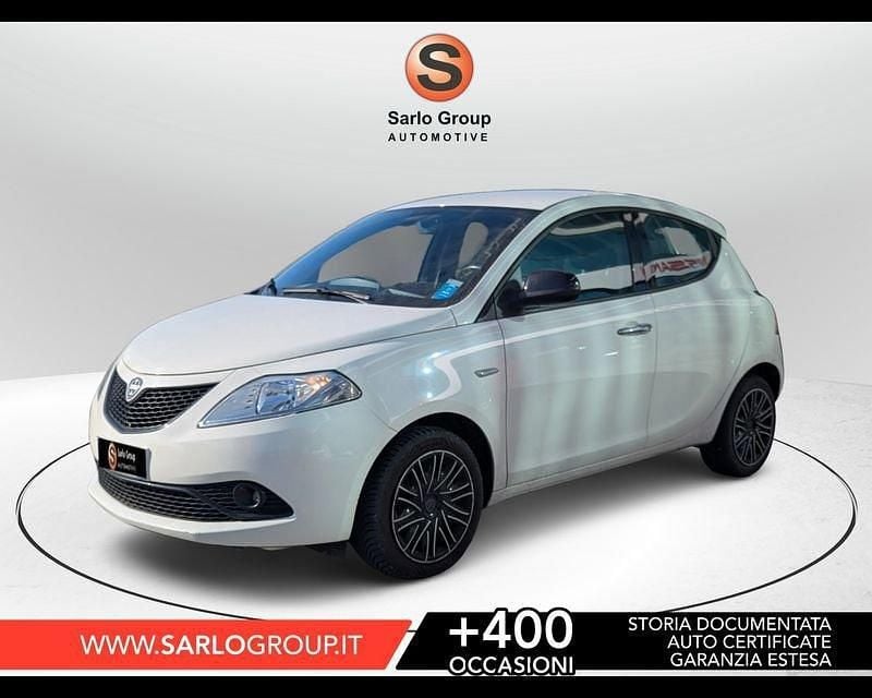 Usata Lancia Ypsilon Platinum 69 CV (50 kW) 2018 Bianco Utilitaria