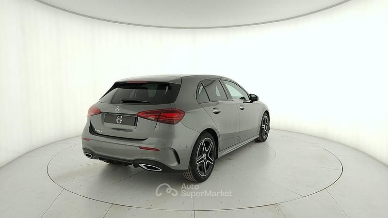 Nuova Mercedes A180 116 CV (85 kW) 2026 Gray Berlina