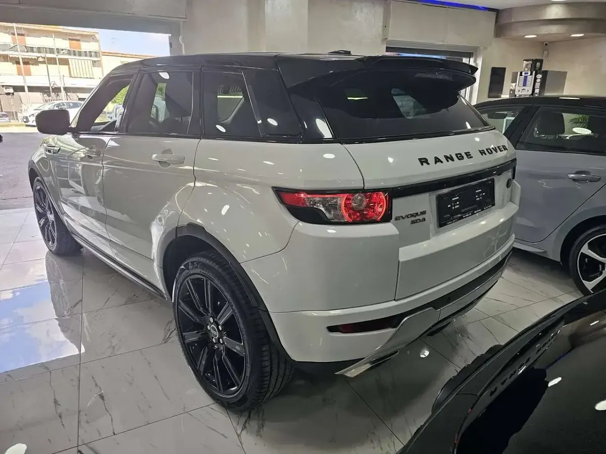 Usata Land Rover Range Rover evoque Dynamic 190 CV (139 kW) 2013 Bianco perlato SUV