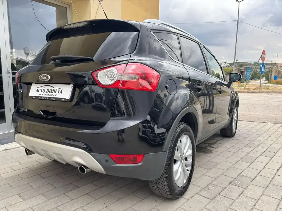 Usata Ford Kuga Titanium 163 CV (119 kW) 2011 Nero SUV