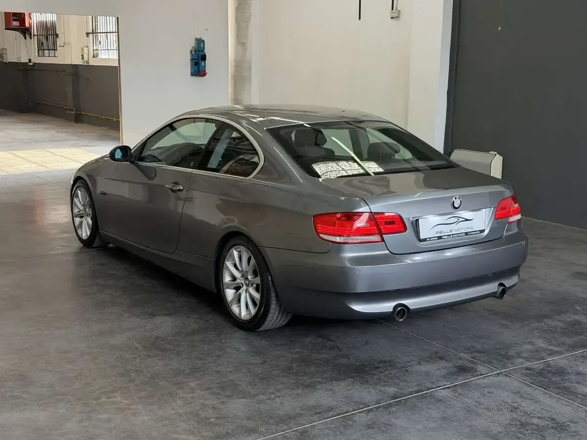 Begagnad BMW 335 306 HK (225 kW) 2007 Grå Sportkupé