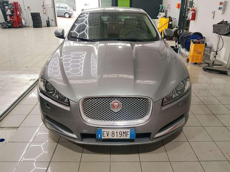 Usata Jaguar XF Premium Luxury 200 CV (147 kW) 2014 Argento Berlina