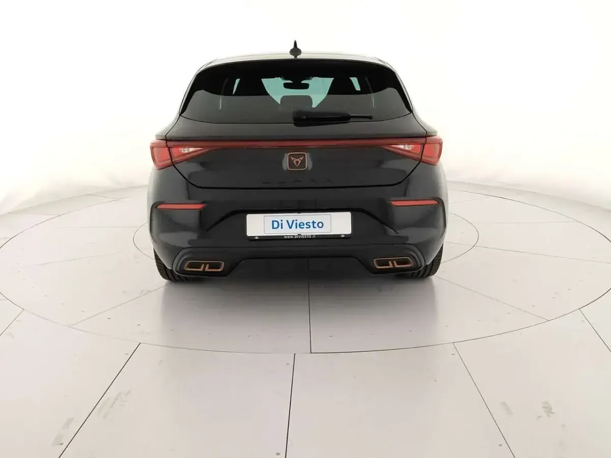 Usata Cupra Leon 204 CV (150 kW) 2023 0e nero midnight Berlina