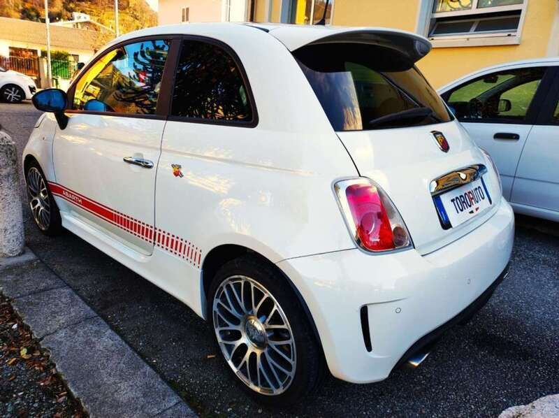 Usata Abarth 500 Custom 140 CV (102 kW) 2014 Bianco pastello Utilitaria