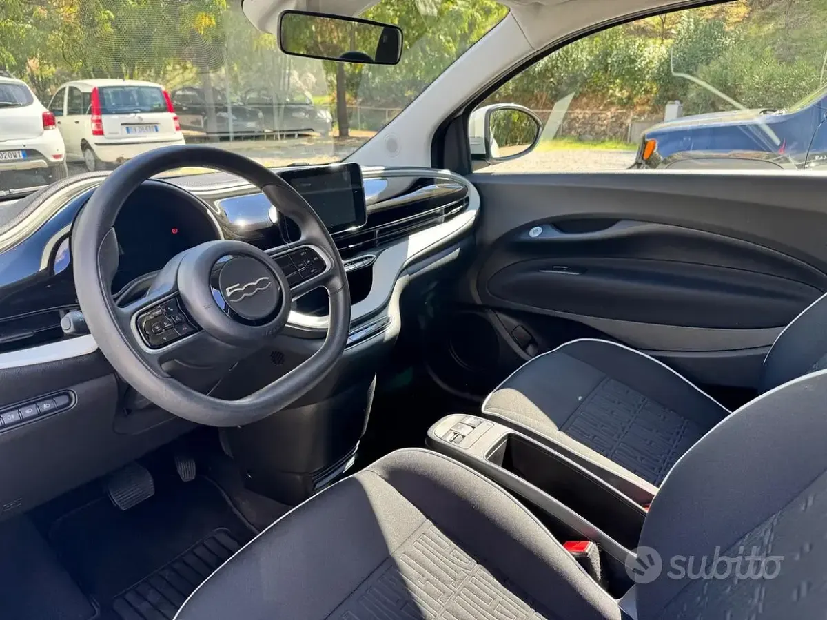 Usata Fiat 500e Action 42 kW (58 CV) 2023 Bianco Berlina