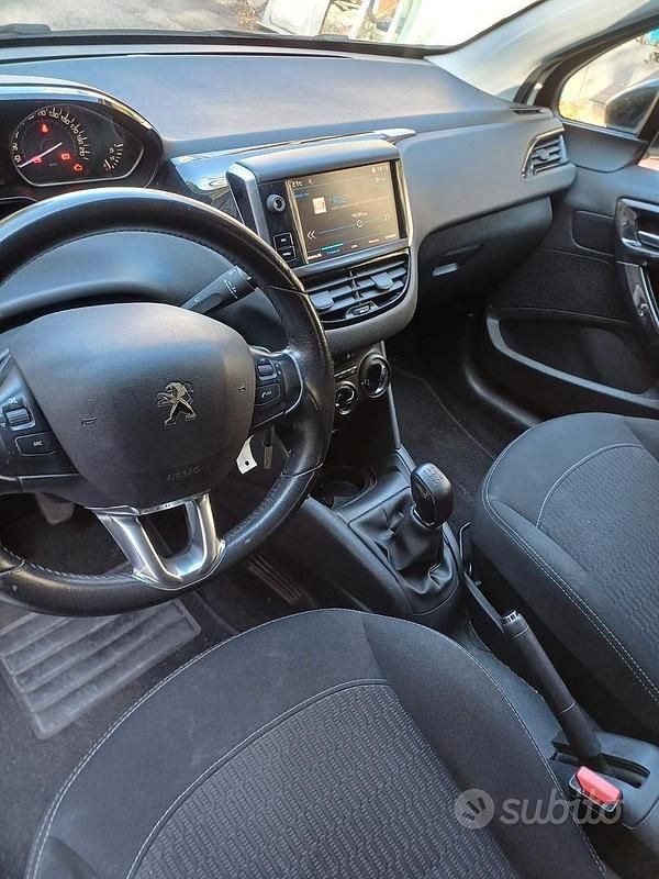 Usata Peugeot 208 92 CV (67 kW) 2018 Bianco Utilitaria