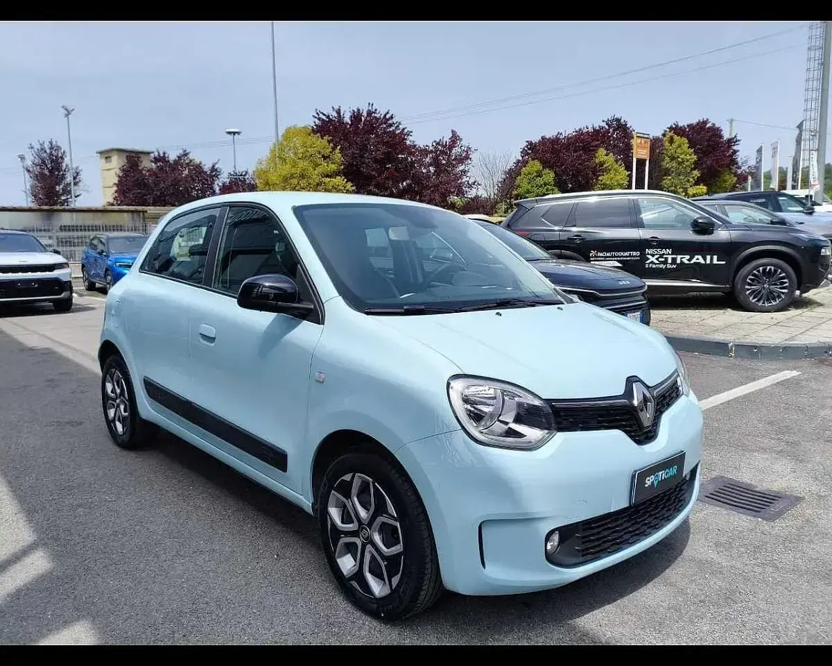 Usata Renault Twingo Equilibre 30 kW (42 CV) 2022 Azzurro Utilitaria