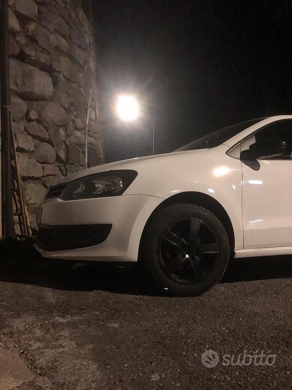 Usata VW Polo Comfortline 75 CV (55 kW) 2014 Bianco Utilitaria