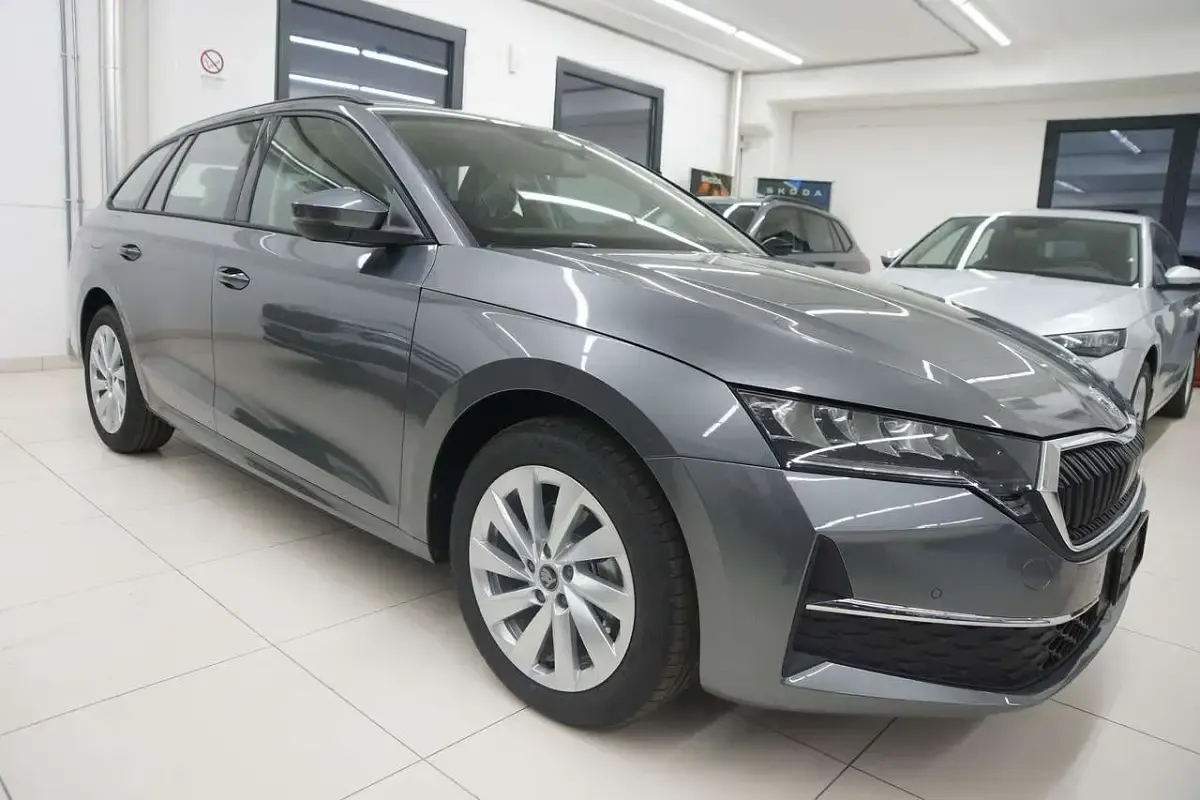 Nuova Skoda Octavia Executive 116 CV (85 kW) 2026 Grigio Station wagon