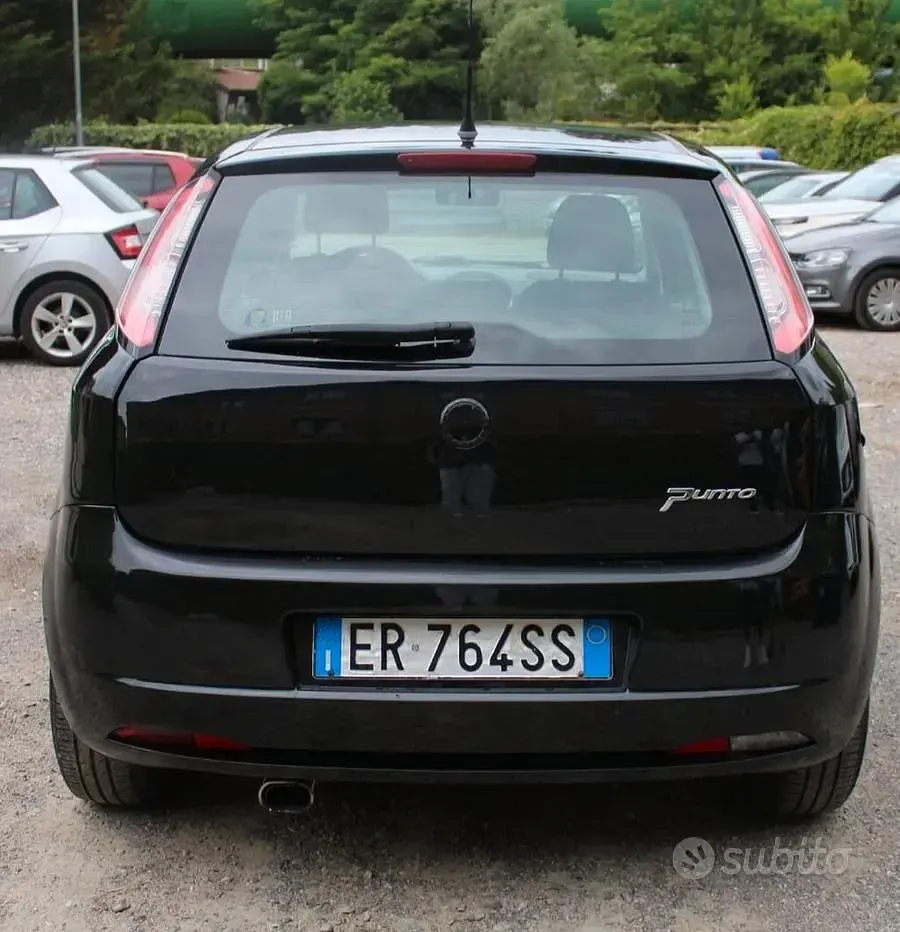 Usata Fiat Punto Evo Dynamic 69 CV (50 kW) 2013 Nero Utilitaria