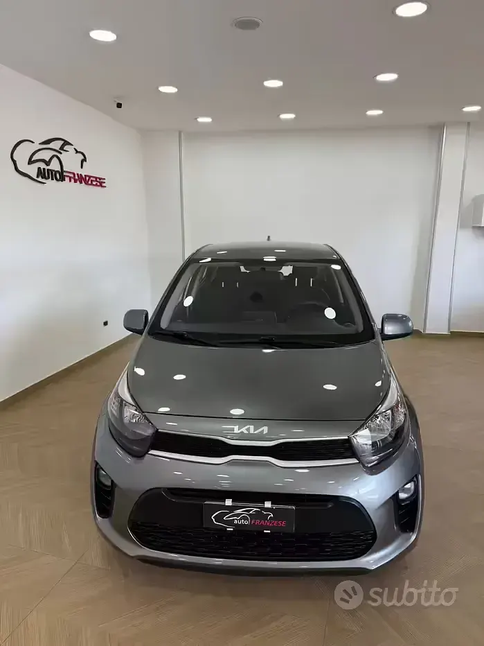Używany Kia Picanto Urban 67 KM (49 kW) 2022 Szary Hatchback