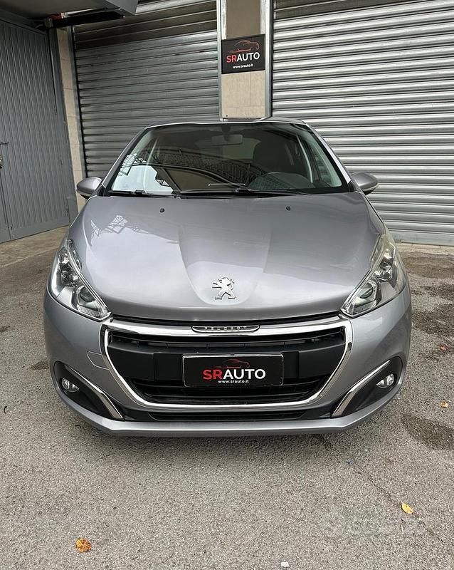 Usata Peugeot 208 Allure 101 CV (74 kW) 2019 Grigio Utilitaria
