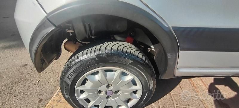 Usata 2007 Fiat Panda 4x4 Due volumi | 5800 € (Cara) - Immagine 1/4