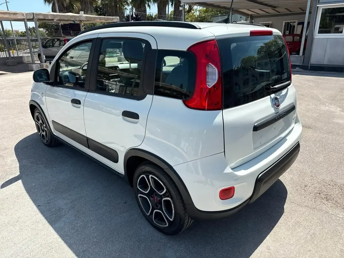 Usata Fiat Panda City Life 71 CV (52 kW) 2021 Bianco Utilitaria