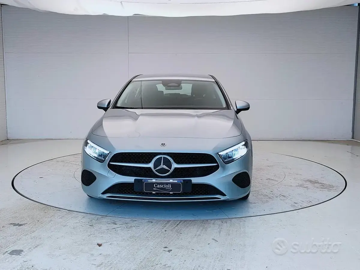 Usata Mercedes A180 Advanced 116 CV (85 kW) 2025 Argento Berlina