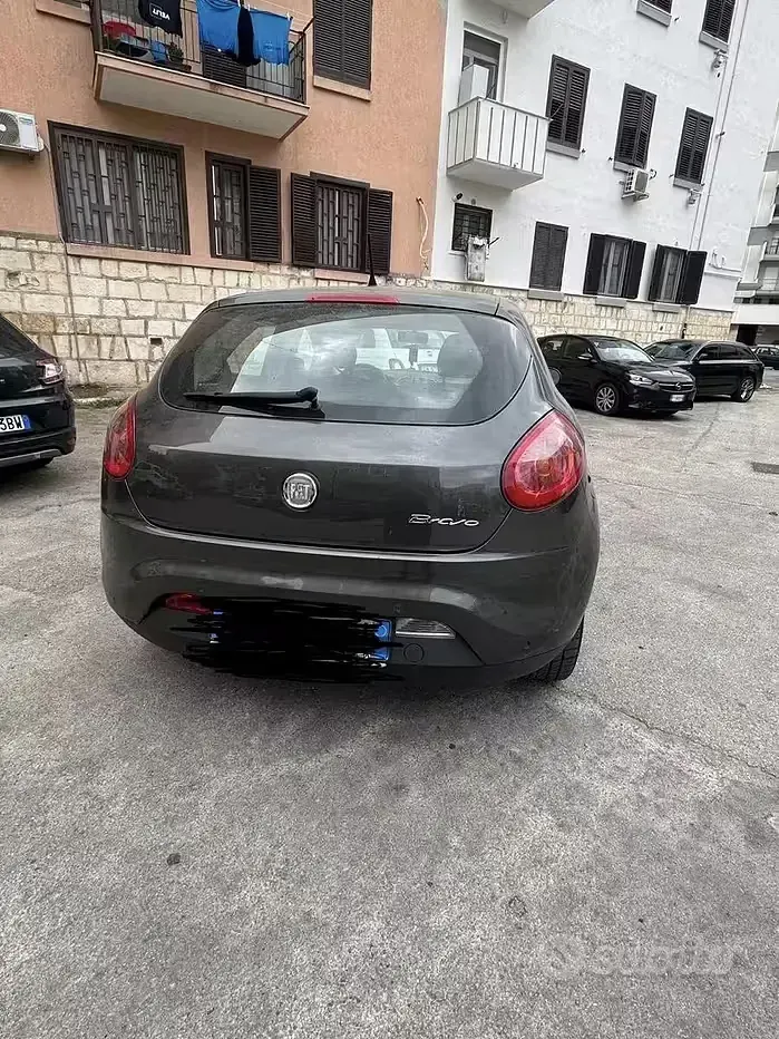 Usata Fiat Bravo 105 CV (77 kW) 2008 Grigio Utilitaria