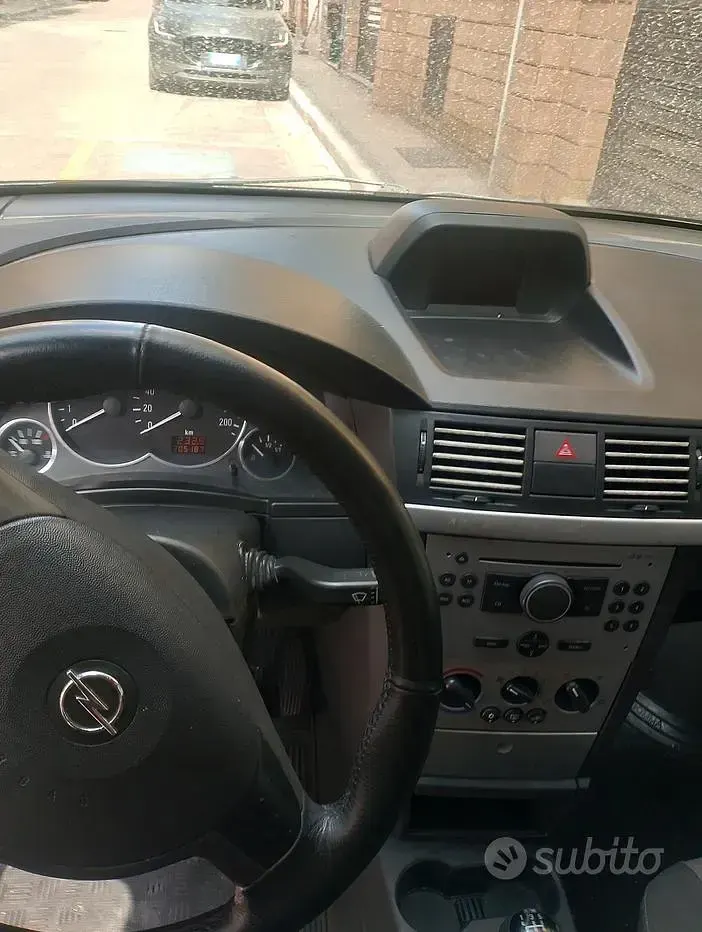 Usata Opel Meriva 101 CV (74 kW) 2005 Grigio Monovolume