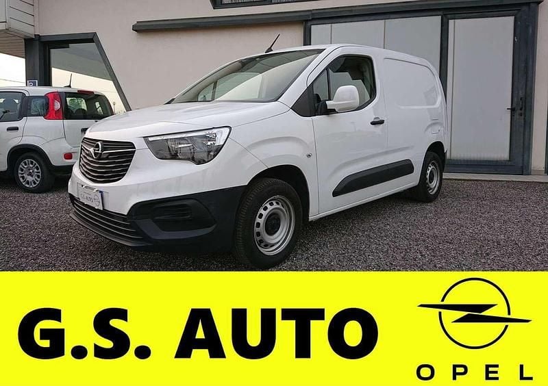 Usata Opel Combo Edition 102 CV (75 kW) 2021 White jade Monovolume