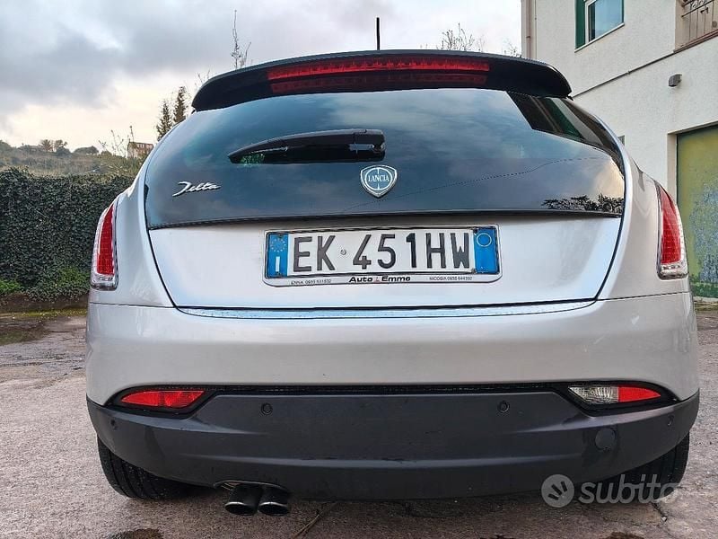 Usata Lancia Delta 190 CV (139 kW) 2011 Grigio Utilitaria