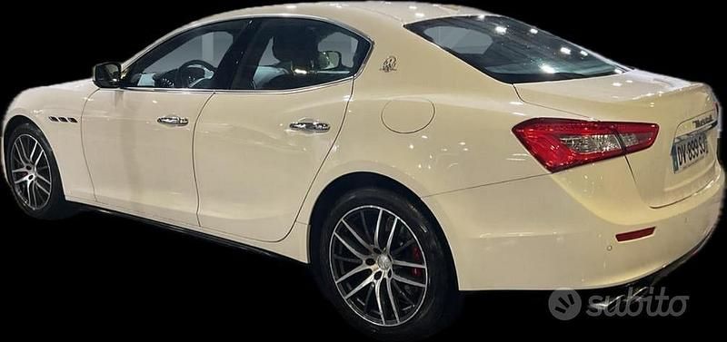 Usata Maserati Ghibli GranLusso 275 CV (202 kW) 2015 Bianco Berlina