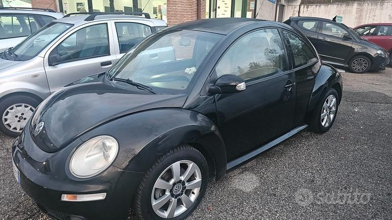 Nero Usata 2006 VW Beetle Tre volumi | 3400 € (Buon prezzo) - Immagine 1/4