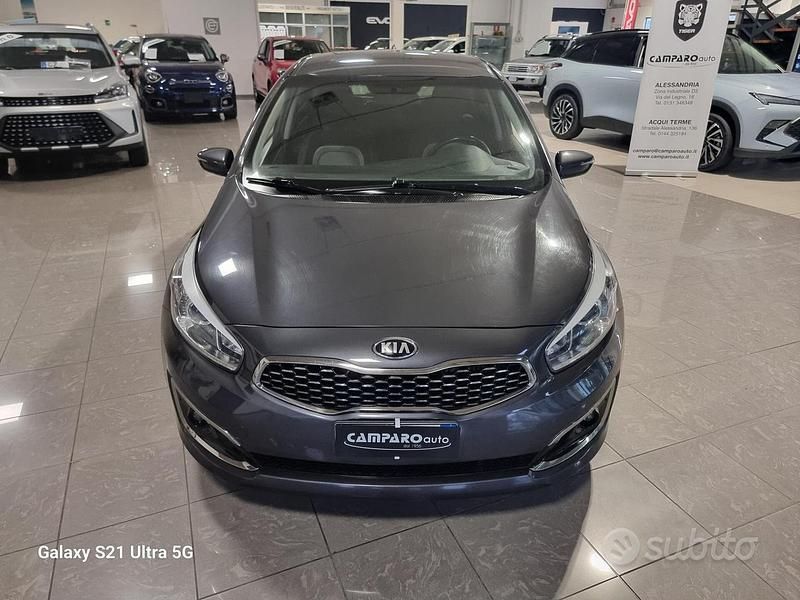 Grigio Usata 2017 Kia Ceed Due volumi | 8900 € (Buon prezzo) - Immagine 1/4