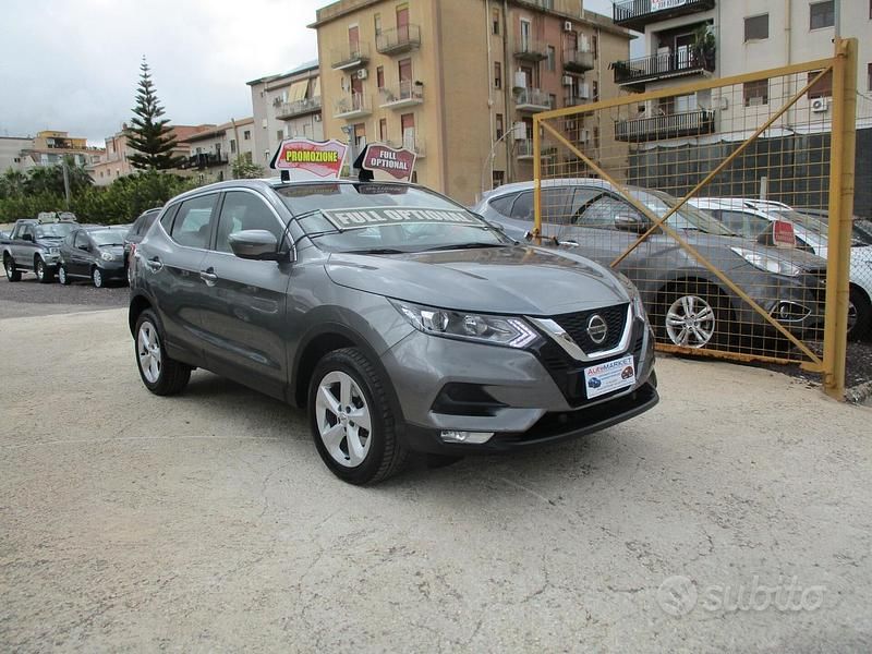 Usata Nissan Qashqai N-Connecta 140 CV (102 kW) 2021 Grigio SUV