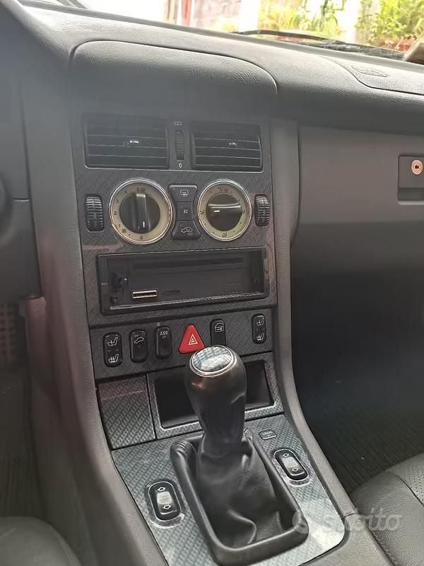 Usata Mercedes SLK200 192 CV (141 kW) 2000 Grigio Cabrio