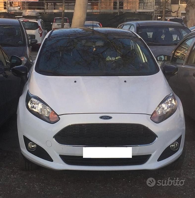 Usata Ford Fiesta 75 CV (55 kW) 2016 Berlina