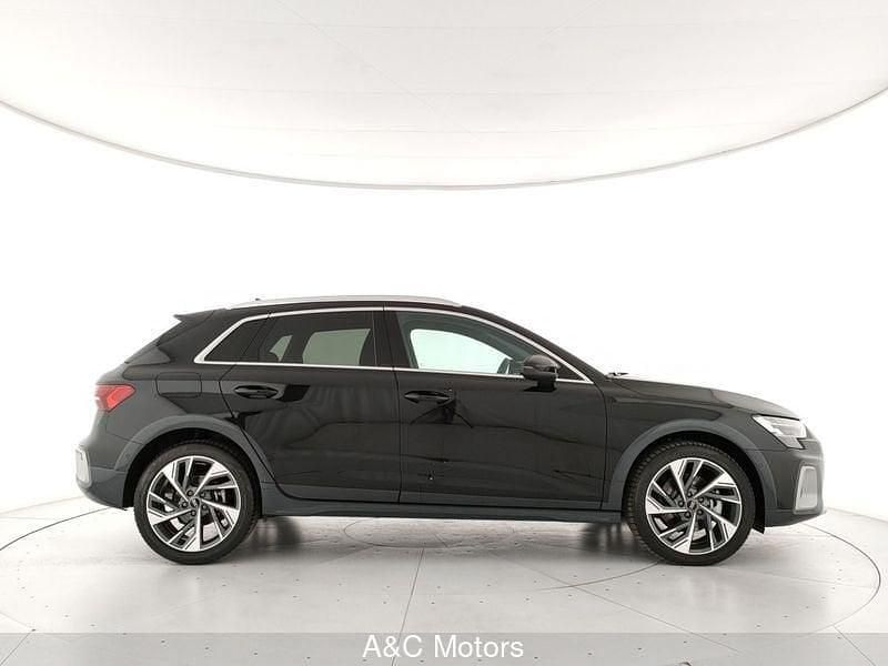Käytetty Audi A3 e-tron Ambiente 150 HP (110 kW) 2025 Musta Viistoperä