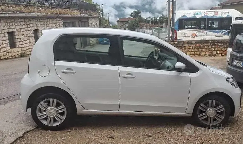 Usata VW up! Move 75 CV (55 kW) 2017 Bianco Utilitaria