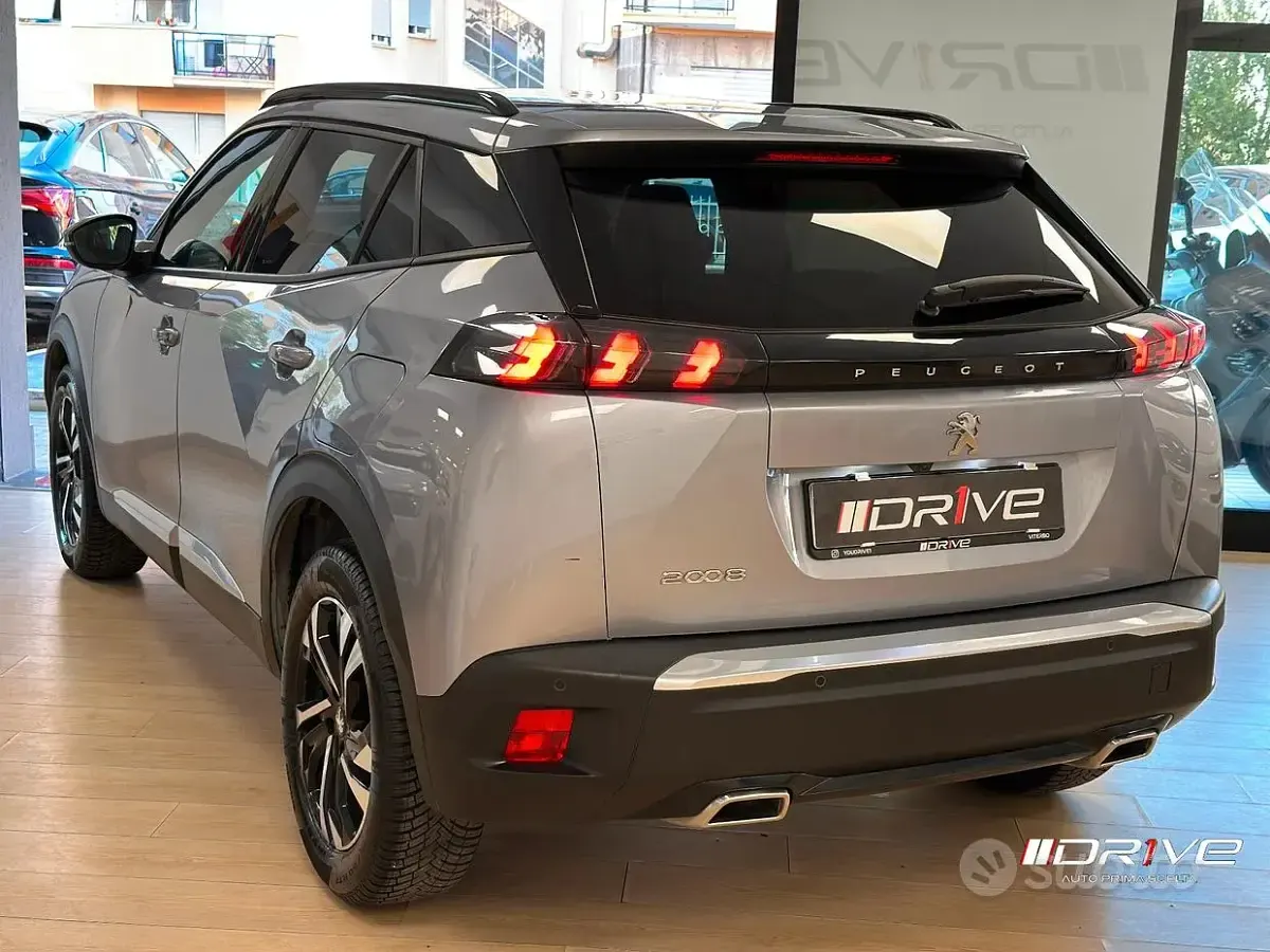 Usata Peugeot 2008 Allure 131 CV (96 kW) 2020 Grigio SUV