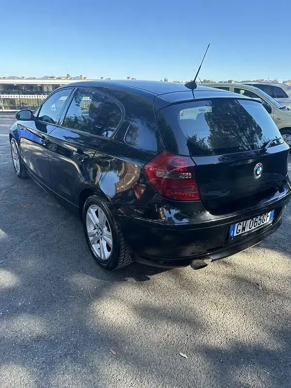 Usata BMW 116 Comfort Edition 122 CV (89 kW) 2010 Nero Utilitaria