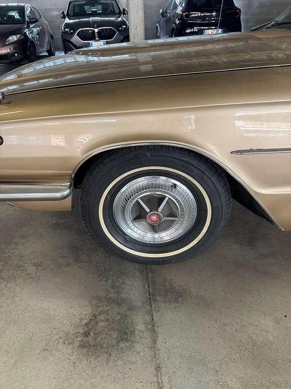 Usata Ford V8 305 CV (224 kW) 1965 Bronzo Coupé