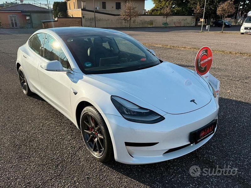 Usata Tesla Model 3 Standard Range 239 kW (325 CV) 2019 Bianco Berlina