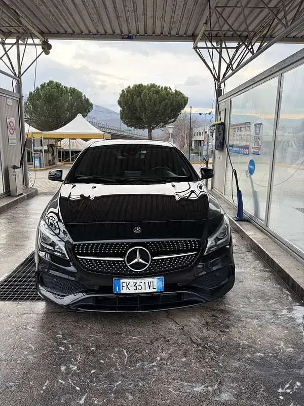 Käytetty Mercedes CLA200 Premium 136 HP (100 kW) 2017 Musta Sedan