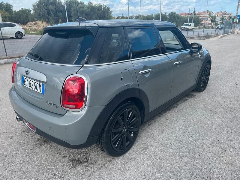 Usata Mini Cooper D 115 CV (84 kW) 2015 Grigio Utilitaria